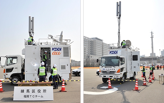 災害時、電波復旧の要となる車載型基地局。3カ所での設置訓練が行われた