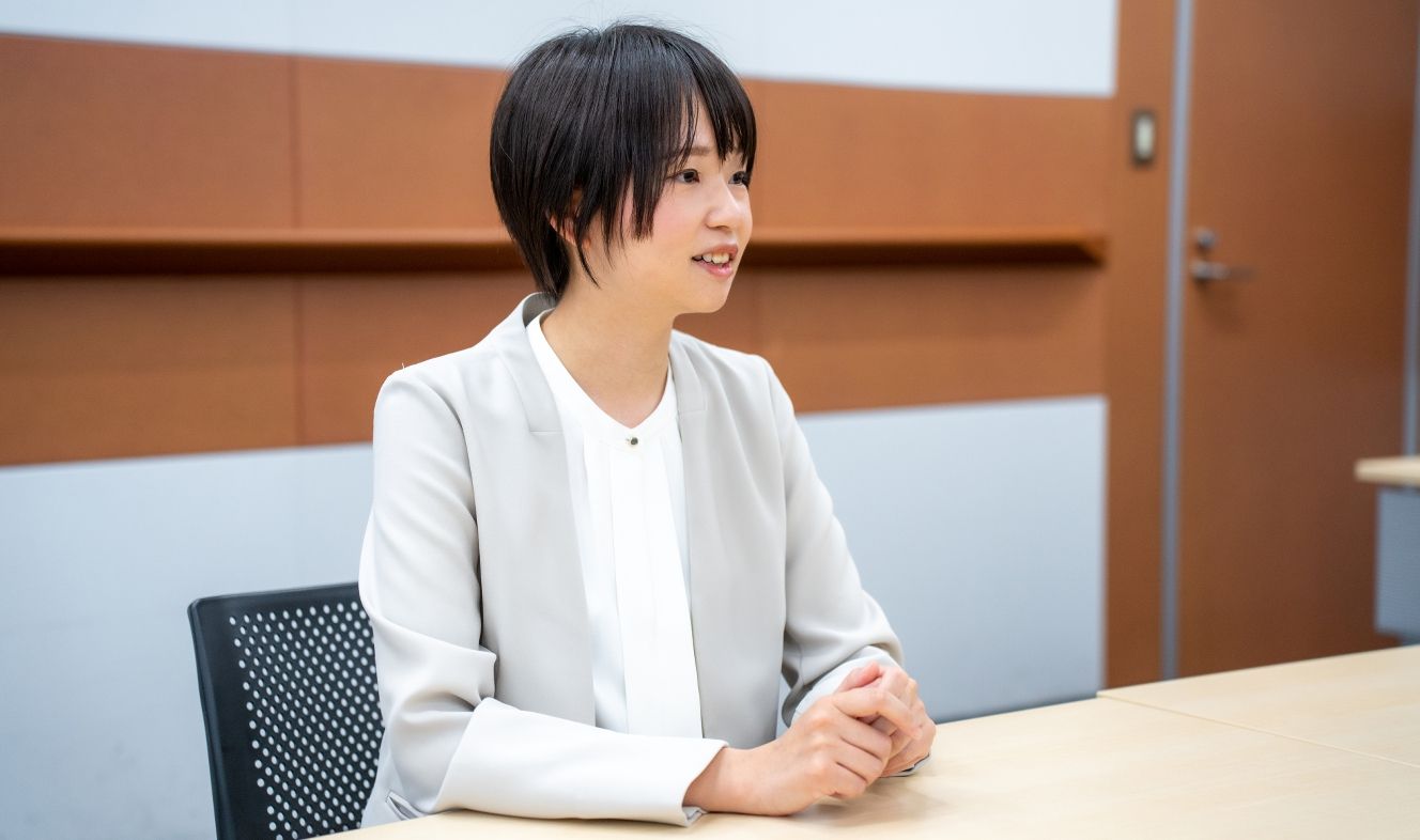 KDDIでカーボンニュートラルに取り組む担当者