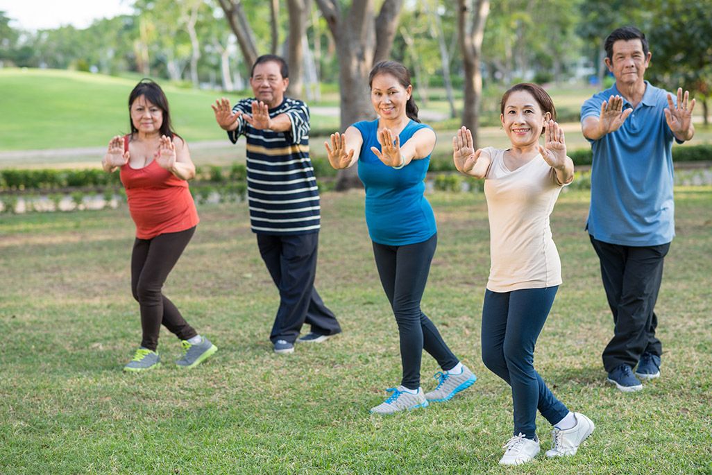 ダンスの練習をする人たち