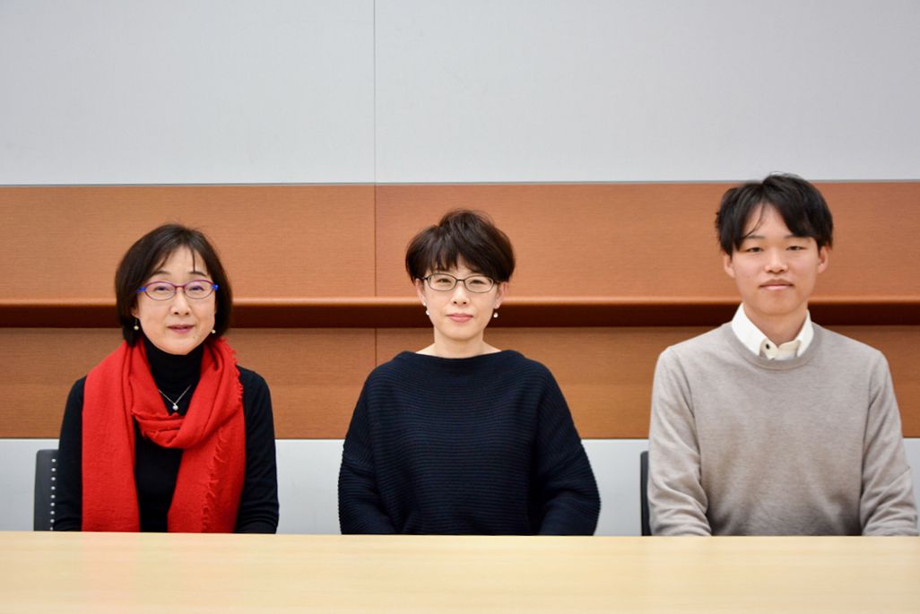 KDDI サステナビリティ推進室の海崎千恵子、日野有子、峯 秀人