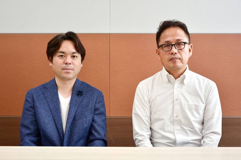 KDDI サービス統括本部 データマネジメント部 吉村智史（左）、田崎良太（右）