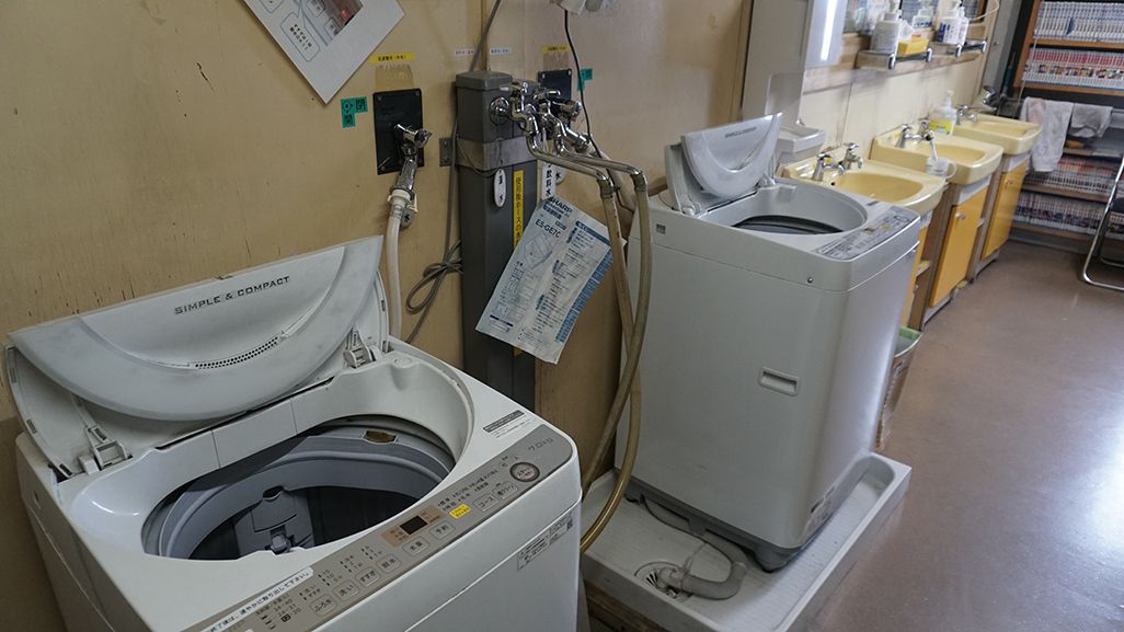 南極・昭和基地の居住棟の洗濯室