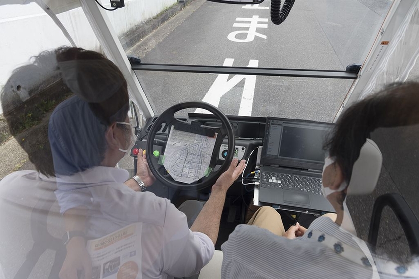 自動運転車ゆっくりカート