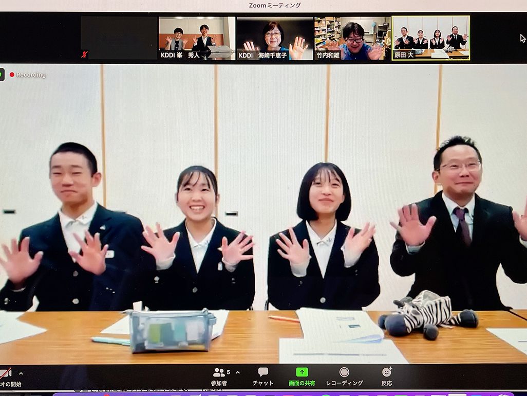 渚中学校の青木さん、奥本さん、撫さん、原田先生
