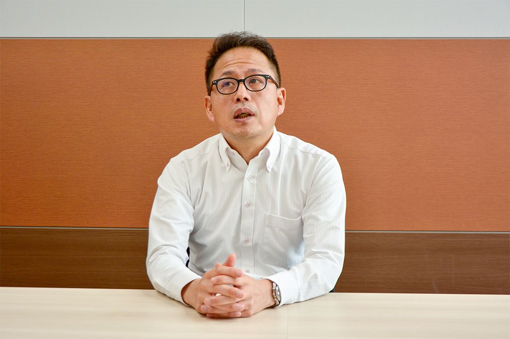 KDDI サービス統括本部 データマネジメント部 田崎良太