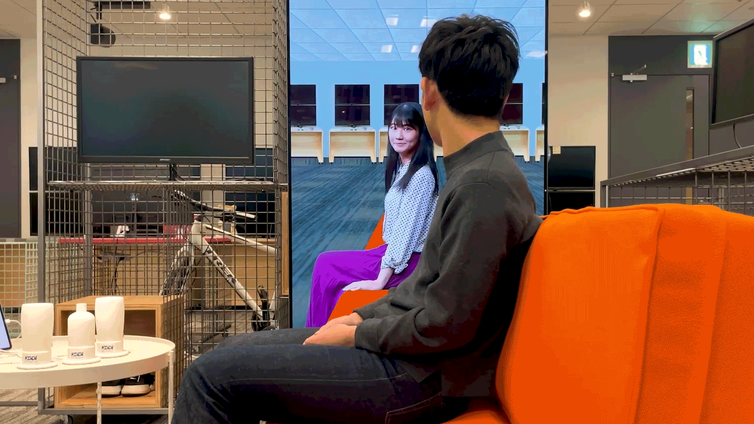 KDDI総合研究所のSync Sofaの体験動画イメージ