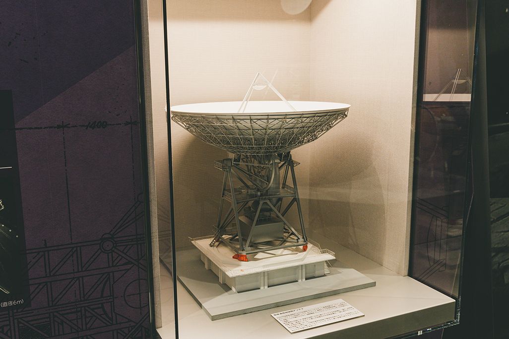 カセグレン・アンテナの模型