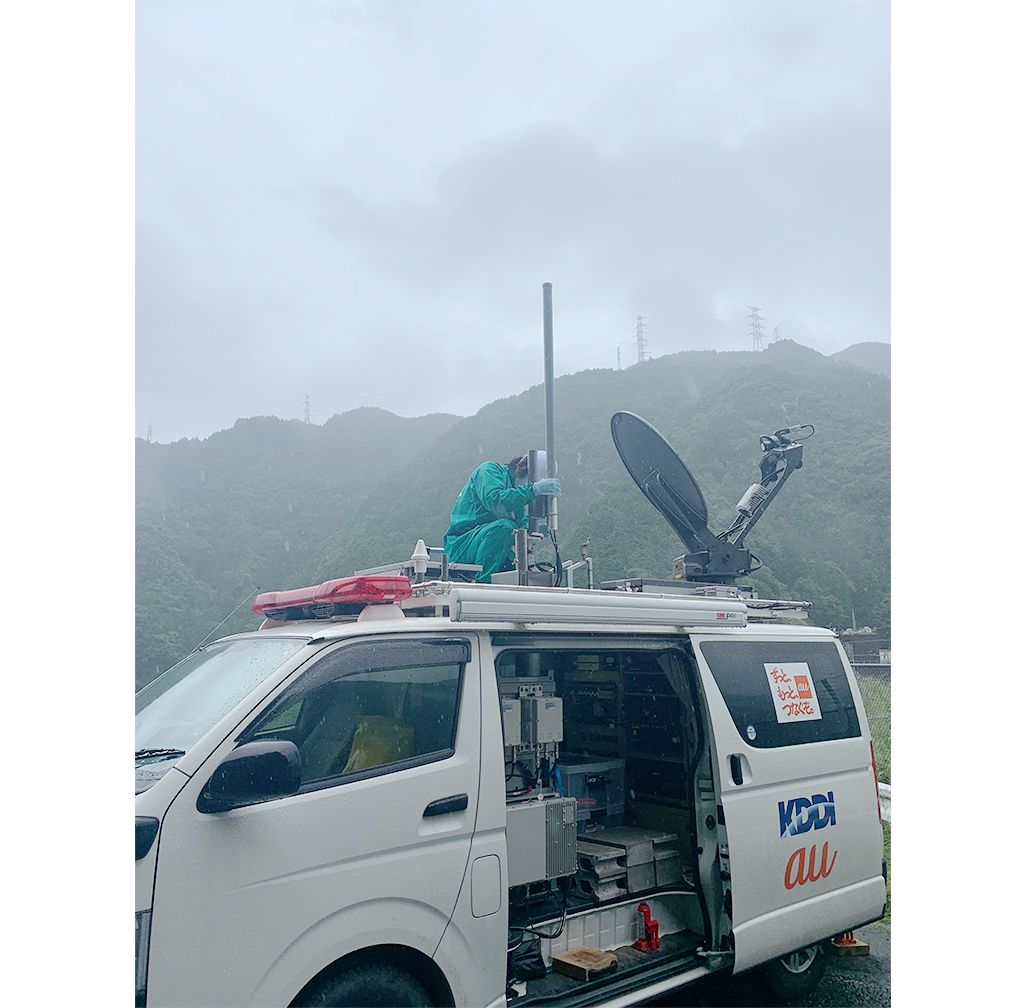 KDDIの災害対策用車載型基地局