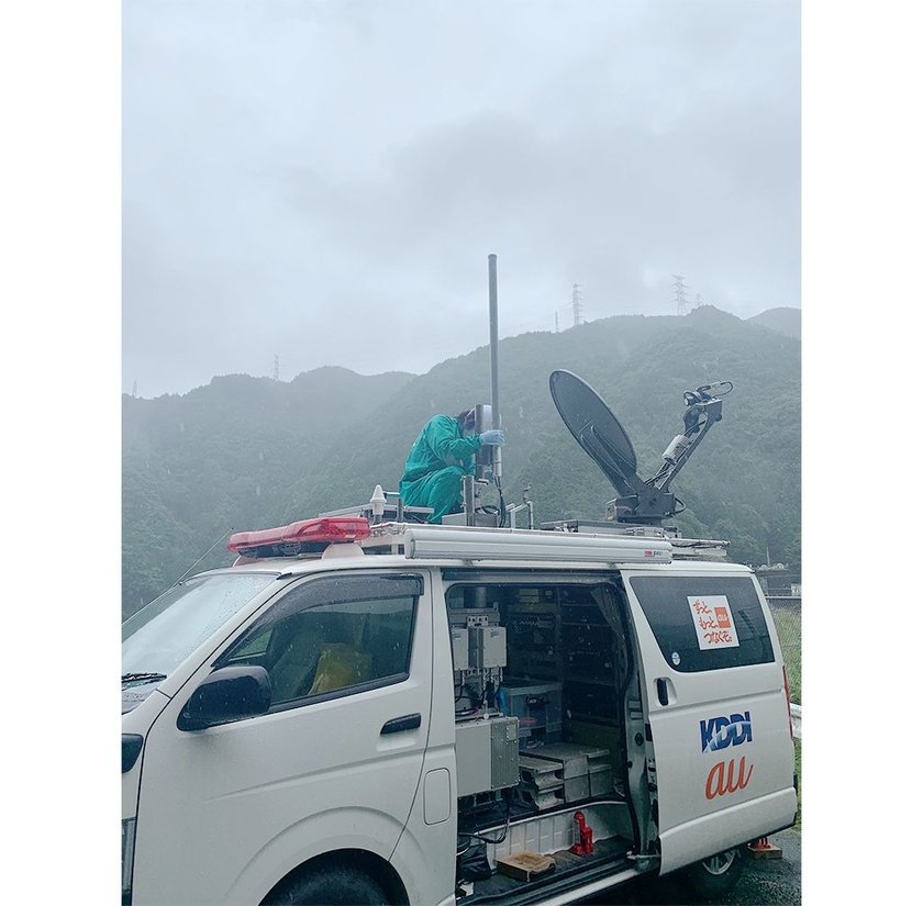 KDDIの災害対策用車載型基地局