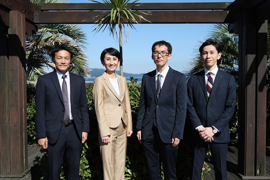 徳島経済研究所の青木伸太郎さん、鳴門観光興業の森下麻実子さん、KDDI 地方創生推進部の小泉安史、山田啓太