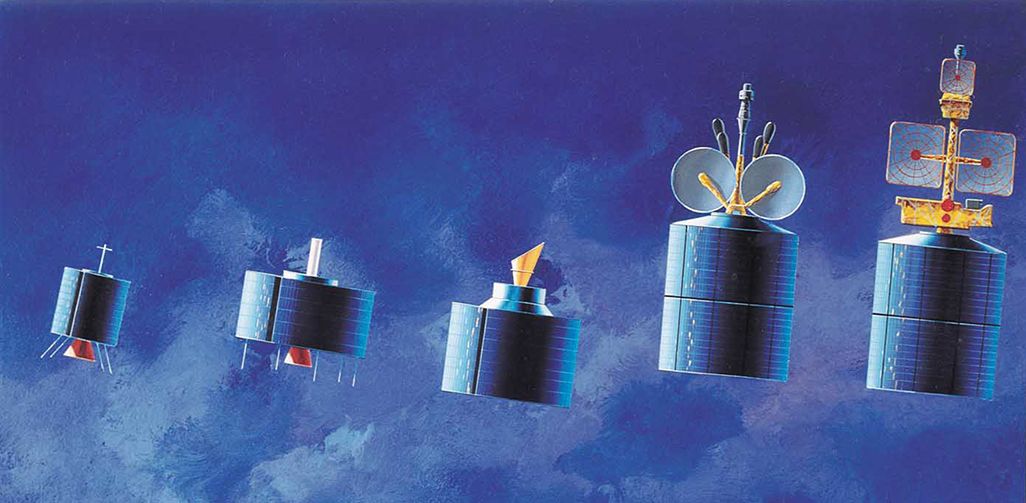 商業用通信衛星「インテルサット」。左からI号、II号、III号、IV号、V号