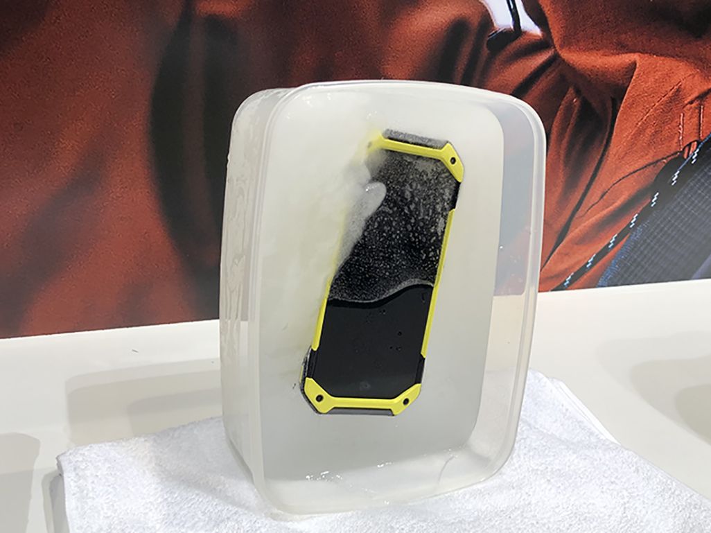 au TORQUE 5G