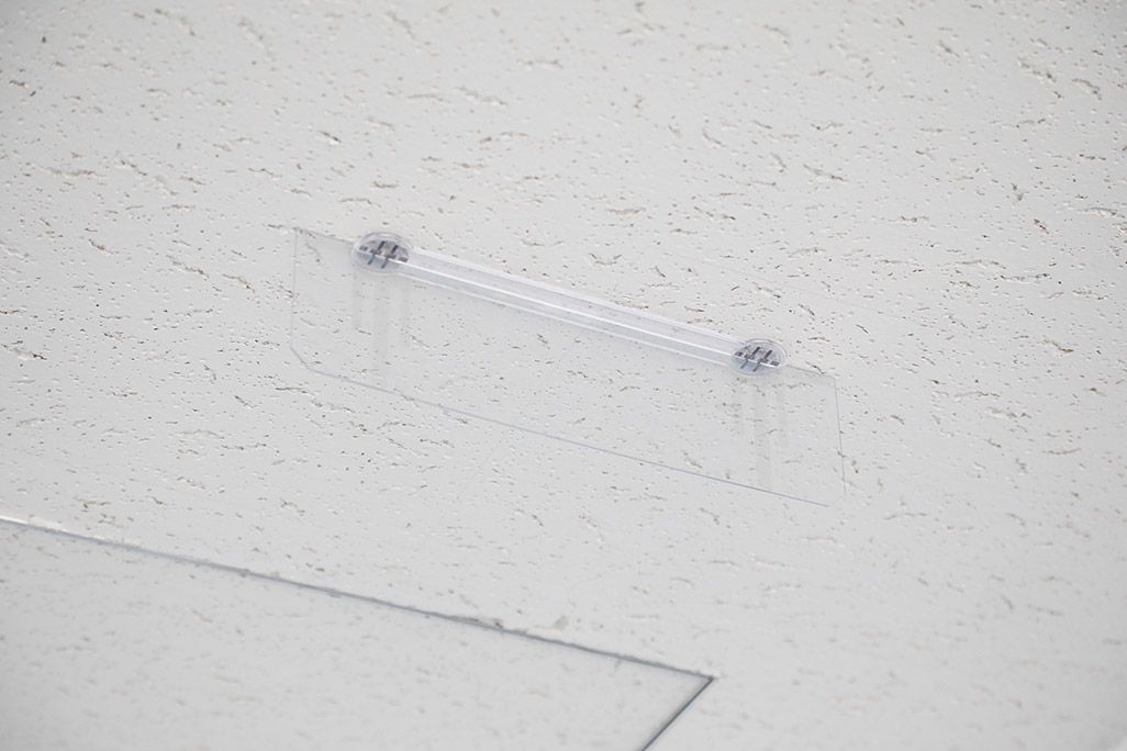 可視光透過アンテナの屋内基地局