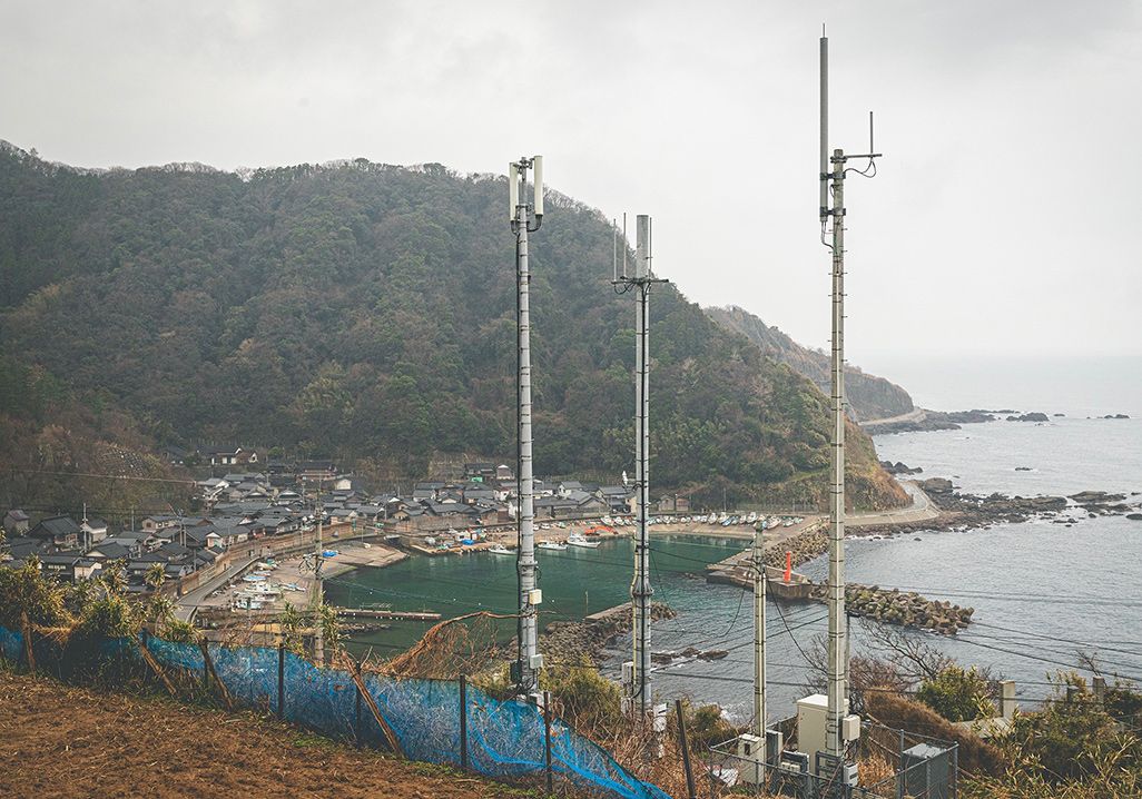 丘の上に建つの基地局