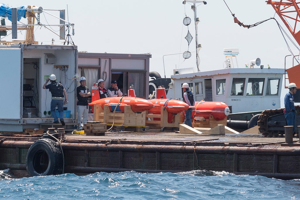 AUV(自律航行型海中ロボット)