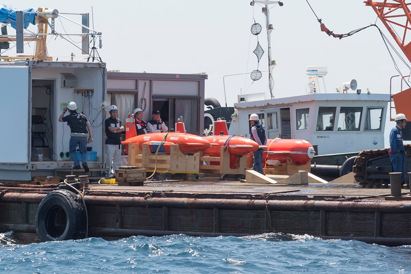 AUV（自律航行型海中ロボット）