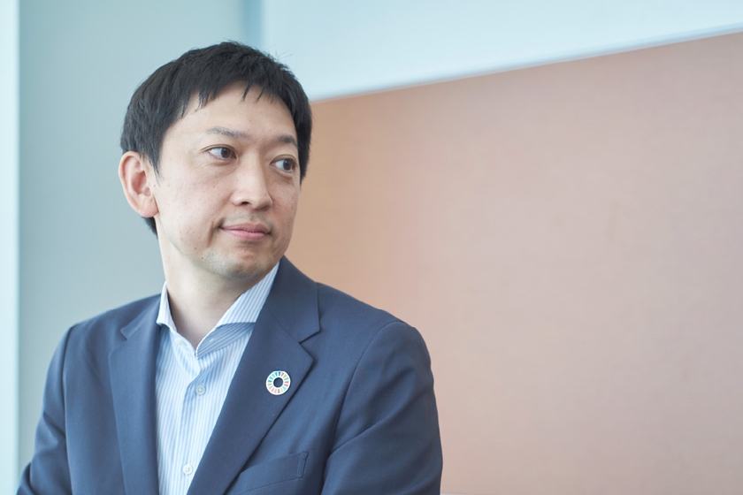 KDDI コーポレート統括本部 購買本部 購買統括部 新谷 陽一郎
